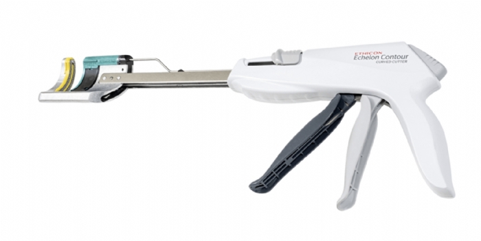 ECHELON CONTOUR™ Curved Cutter GCS40G 40mm Stapler with Green Reload