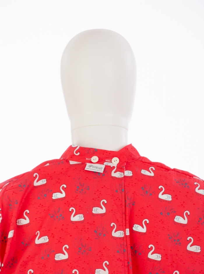 Red Majestic Swan Surgical Gown 100% Cotton